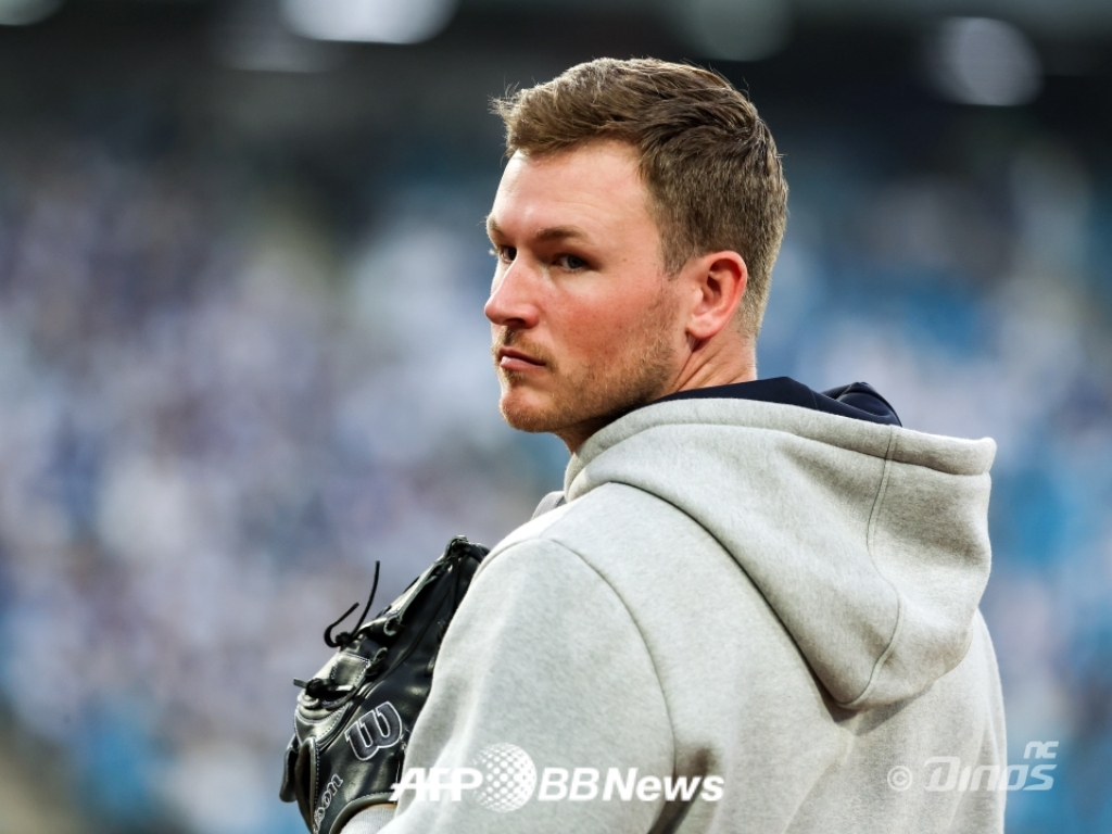 Cầu thủ ném bóng nước ngoài Riley Thompson thuộc NC Dinos. /Ảnh = NC Dinos cung cấp