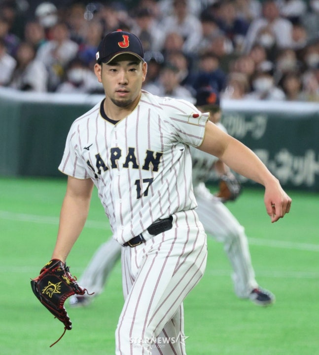 这是菊池在7日对阵韩国队时首发出场的情景。 =照片=高级记者姜英祖。