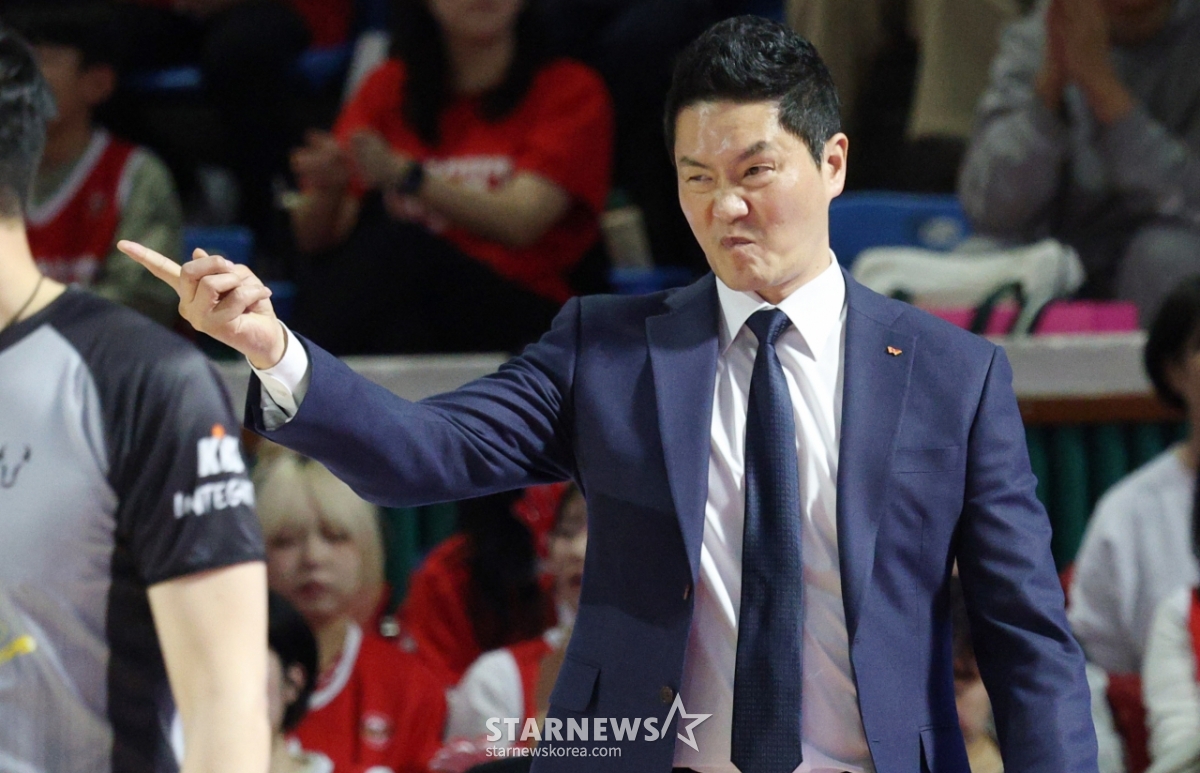 [포토] 전희철 감독 '찔렀어야지'