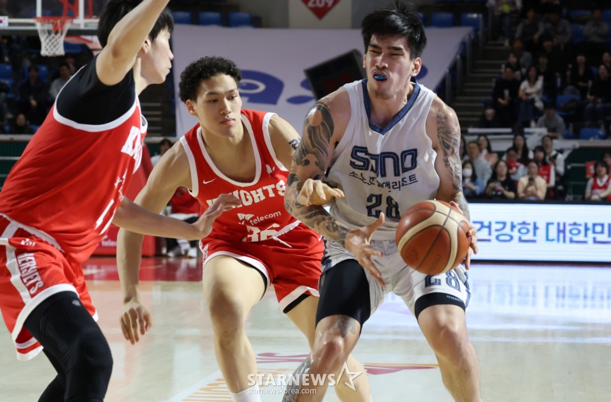 [포토] 켐바오, 다니엘 팔짱 냅둬유?