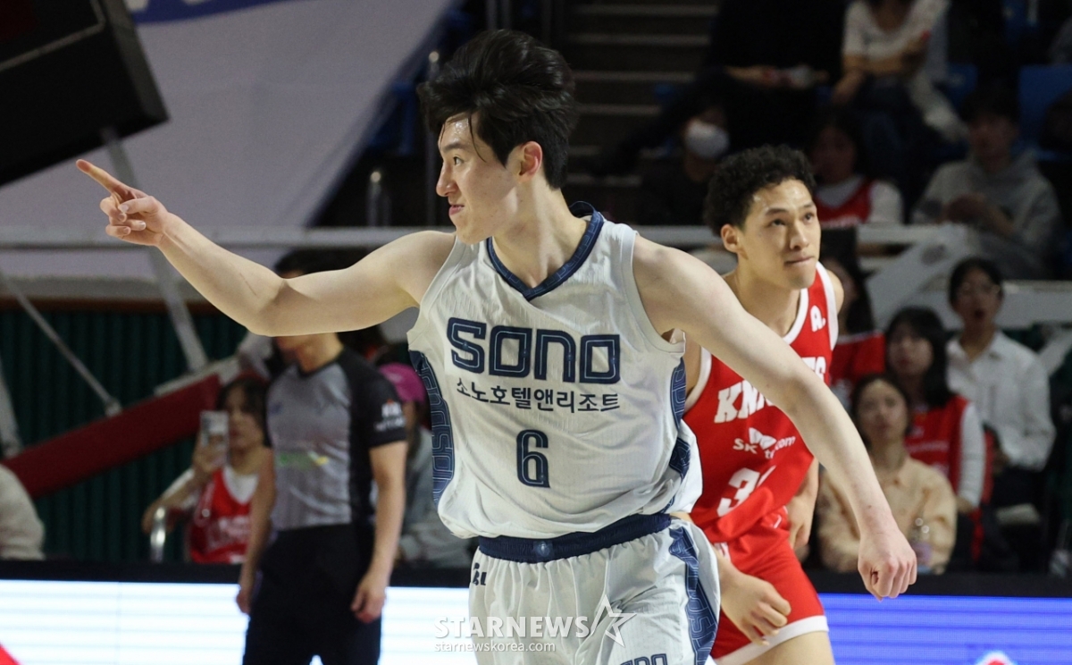 [B하인드★] 소노 미쳤다! SK에 1점차 역전승하며 10연승 질주, 사상 첫 PO 눈앞