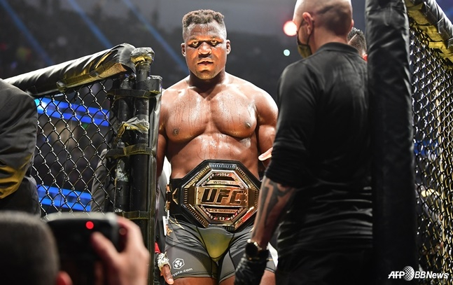 Фрэнсис Нгану. /AFPBBNews =Новости 1