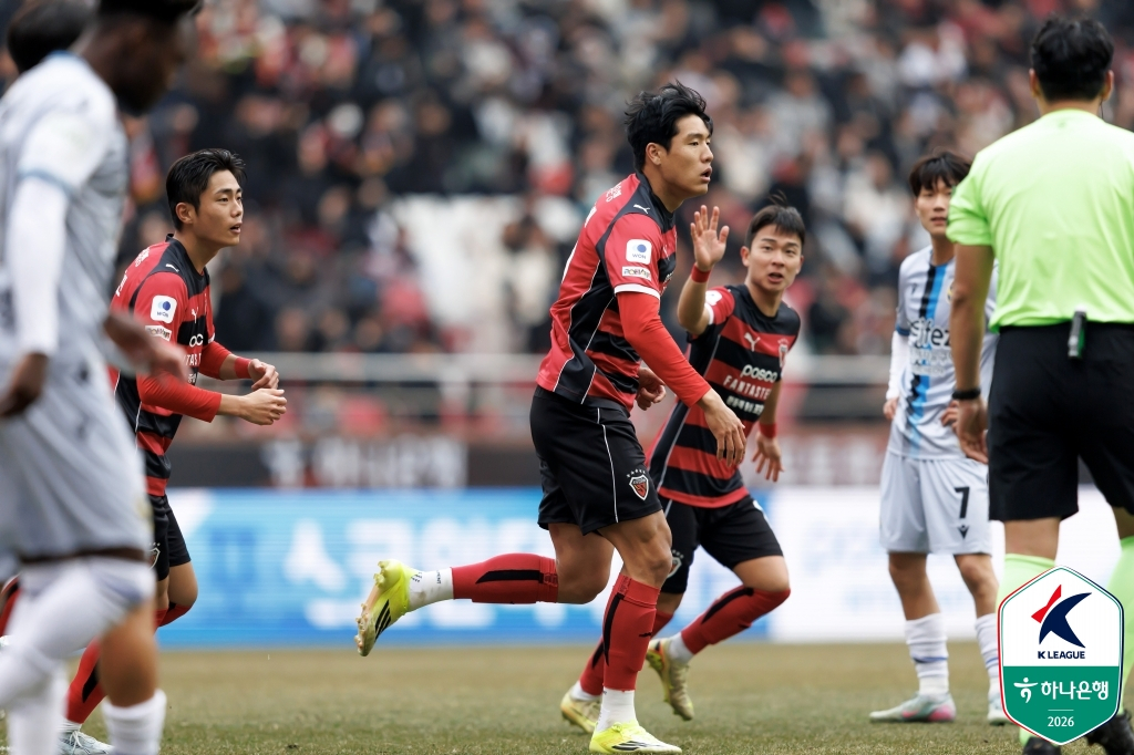 =浦项制铁前锋李浩宰。