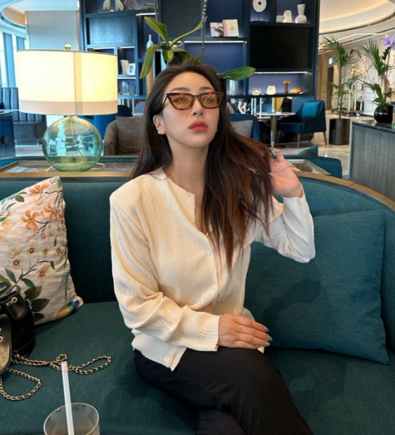 /Photo = Giant Pink SNS