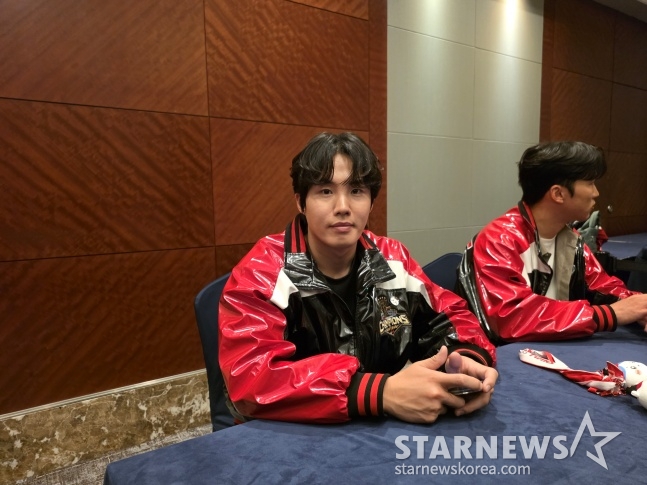 26日,LG林灿奎在位于首尔松坡区的乐天酒店世界举行的"2026新韩SOL KBO媒体日"上接受了明星新闻的采访。 =照片=金东润。