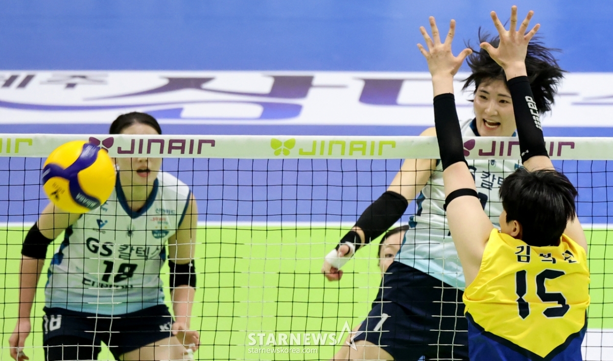 [포토]'희진언니 피해서' 최가은