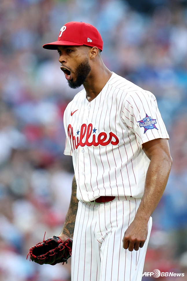 Philadelphia Sanchez hét lên sau khi bắt được cú strikeout trong trận khai mạc MLB với Texas vào ngày 27. /AFPBBNews = Tin tức 1