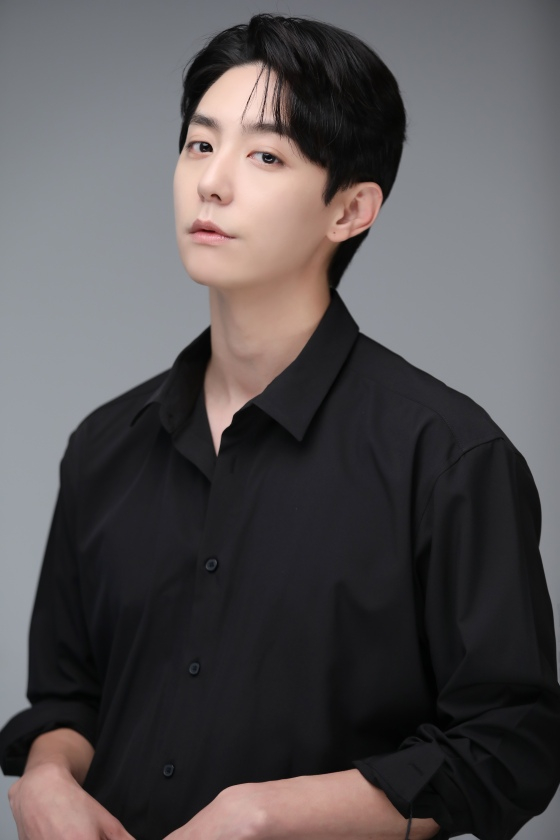Hyunwoo / Cung cấp ảnh = Quản lý W