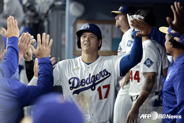 Ohtani is happy after scoring. /AFPBBNews=News1