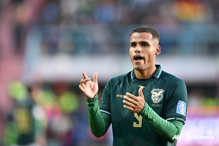 他就是玻利维亚国家足球队前锋恩佐。 =法新社BBNews=新闻1。