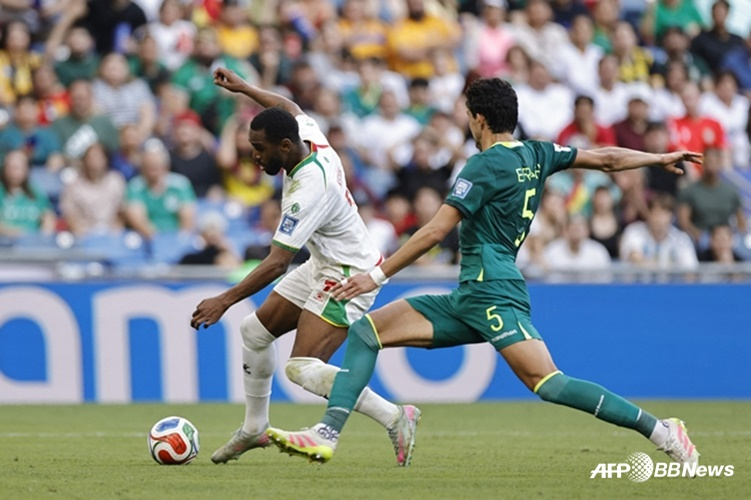 玻利维亚对苏里南的比赛场面。 =法新社BBNews=新闻1。