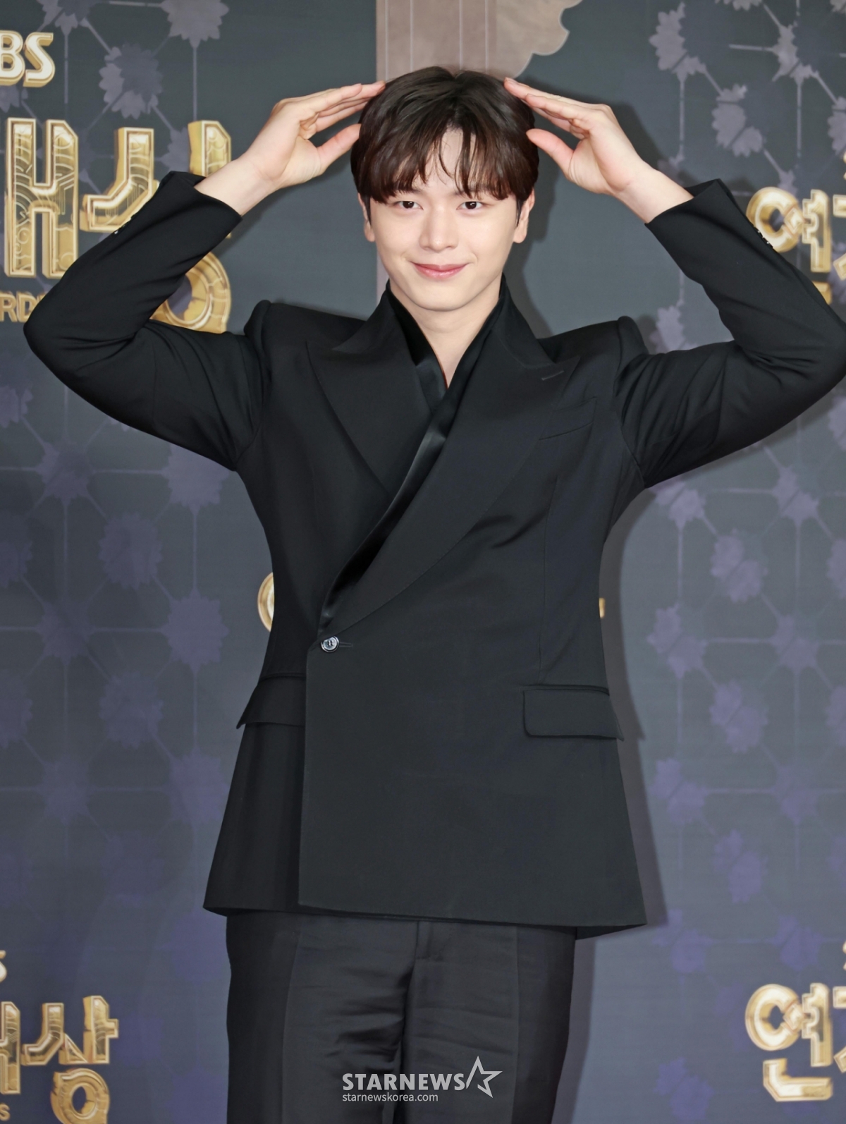 Суккукдже BTOB 2025.12.31 / Фото = Ли Дон Хун Фотогуй@