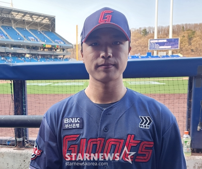 インタビューを終えたパク·ジョンミン。 /写真=朴スジン記者