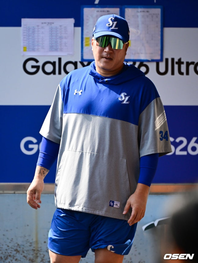 崔炯宇在28日结束比赛后结束了训练。 