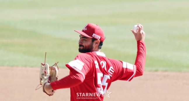 SSG右腕投手のホワイトが28日、仁川（インチョン）SSGランダースフィールドで行われる2026プロ野球SSGランダースとKIAタイガースの開幕試合で先発に出て力投している。 /写真=姜永祚（カン·ヨンジョ）先任記者