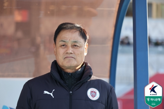 Huấn luyện viên Choi Yoon Gyeom từ Yongin FC. /Ảnh = Liên đoàn bóng đá chuyên nghiệp Hàn Quốc cung cấp