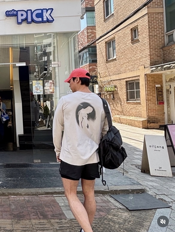 /Ảnh = Instagram của Youngsu kỳ 30