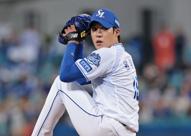 这是上赛季袁泰仁的样子。 =图为，三星狮子队。