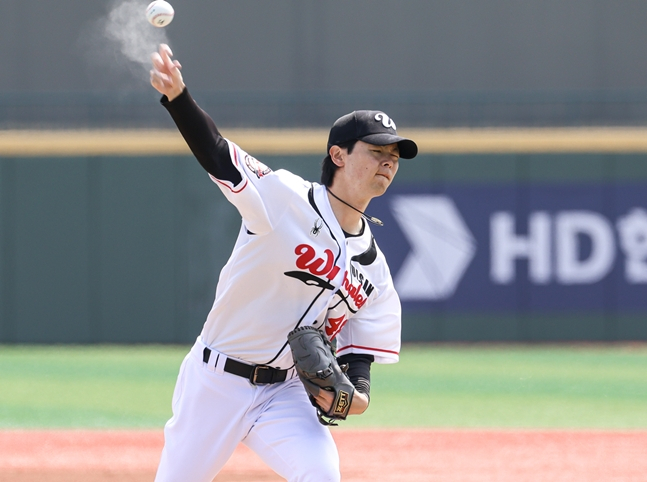 Нага Тайсэй, хорошая подача с двумя пробежками в семи иннингах. /Фото =Ульсан-Уэльс