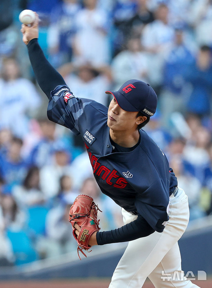 Пак Чон Мин, который борется против. /Фото = Newsis