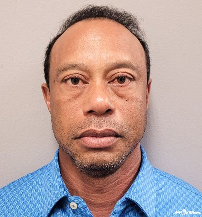 Ảnh Mugshot của Tiger Woods được tiết lộ ngay sau khi cảnh sát bắt giữ. /AFPBBNews = Tin tức 1