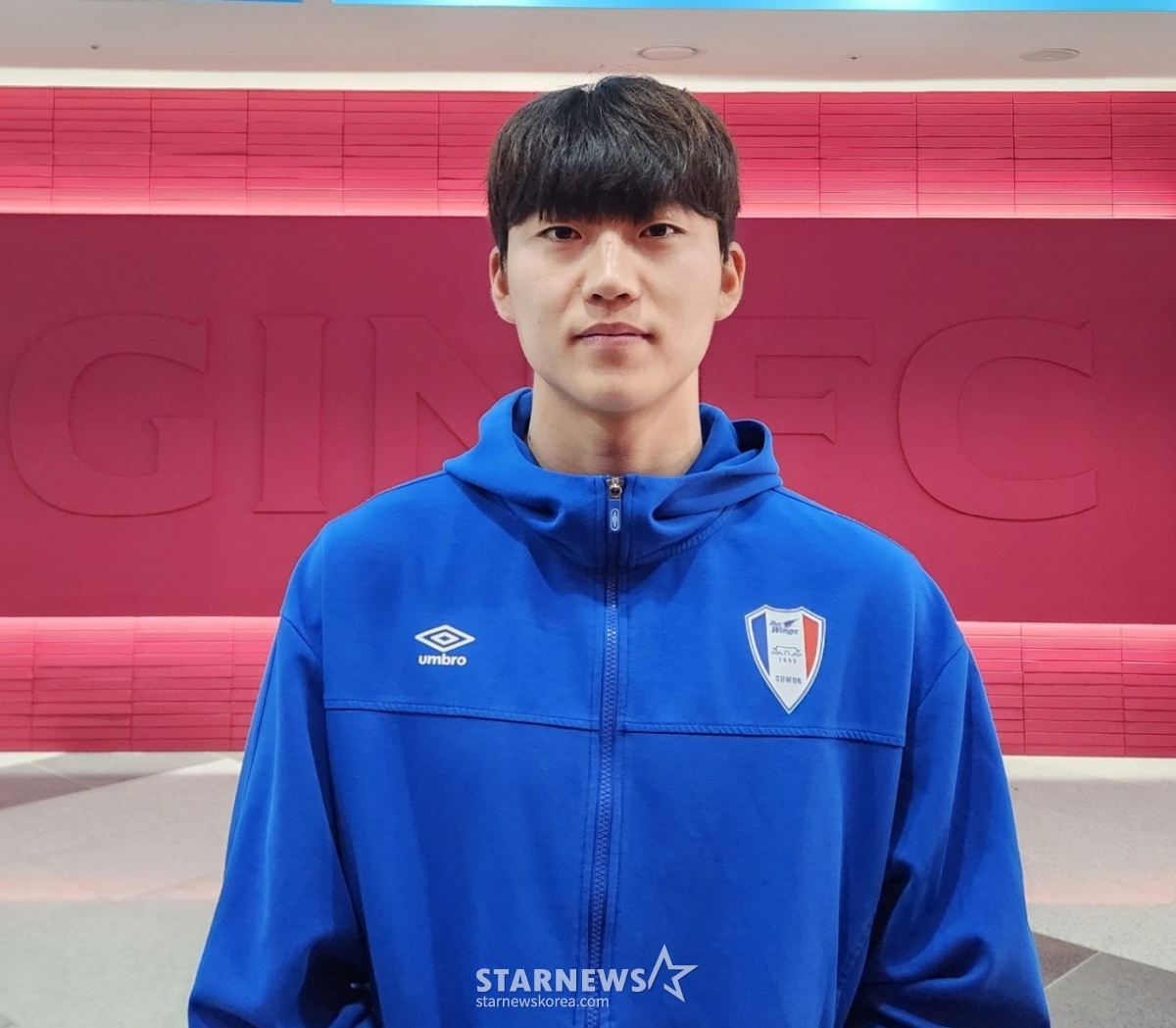 他就是水原三星队的守门员金民俊。 =照片:朴建道。
