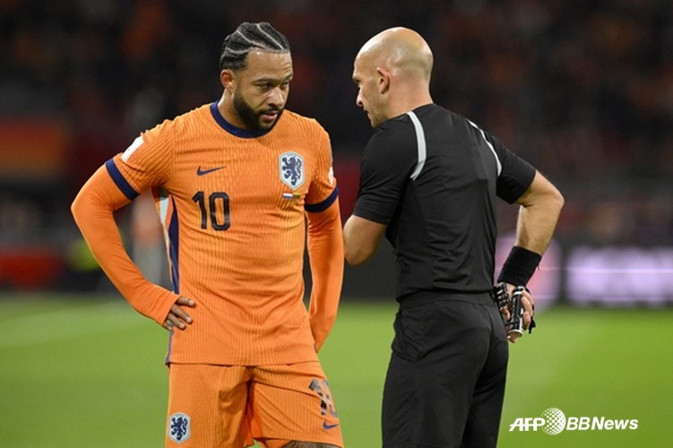 孟菲斯·德法伊。 =法新社BBNews=新闻1。