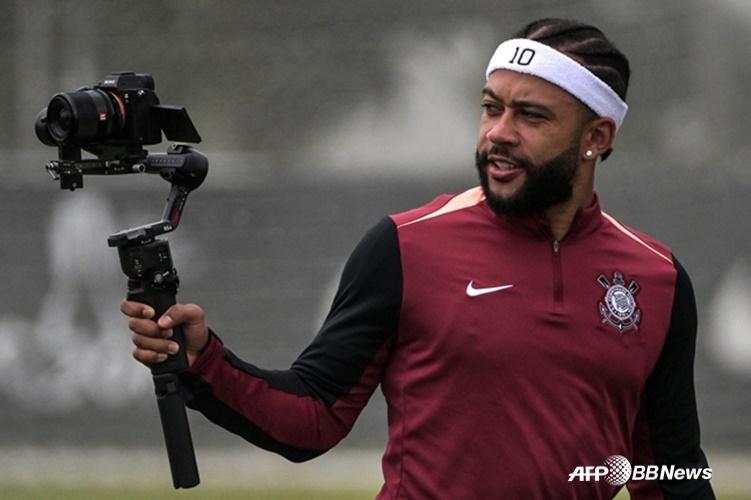 孟菲斯·德法伊。 =法新社BBNews=新闻1。