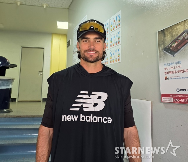 KTウィズのサム·ヒリアードが29日、ソウル蚕室野球場で開かれた2026新韓SOLKBOリーグレギュラーシーズンLGツインズと訪問試合を控え、スターニュースと会った。 /写真=キム·ドンユン記者 
