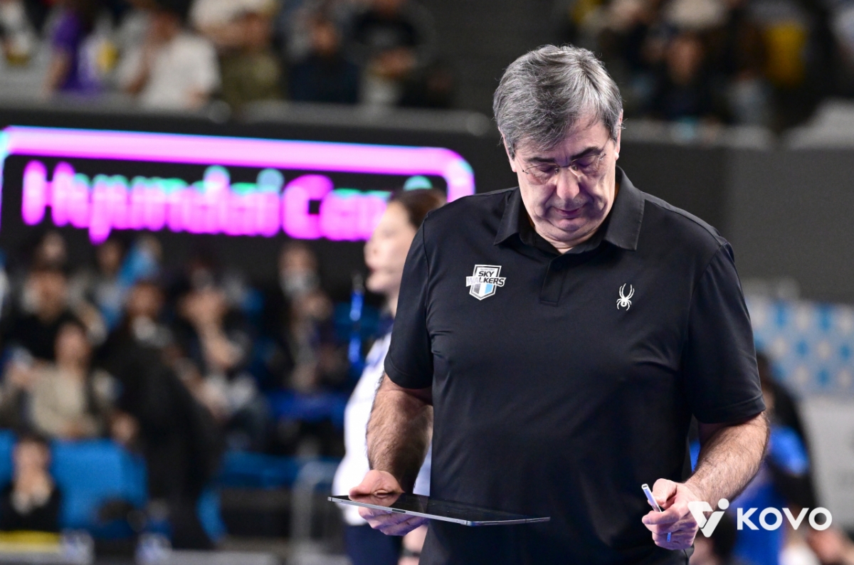 Director of Hyundai Capital Blanc. /Photo = Courtesy of the Korea Volleyball Federation