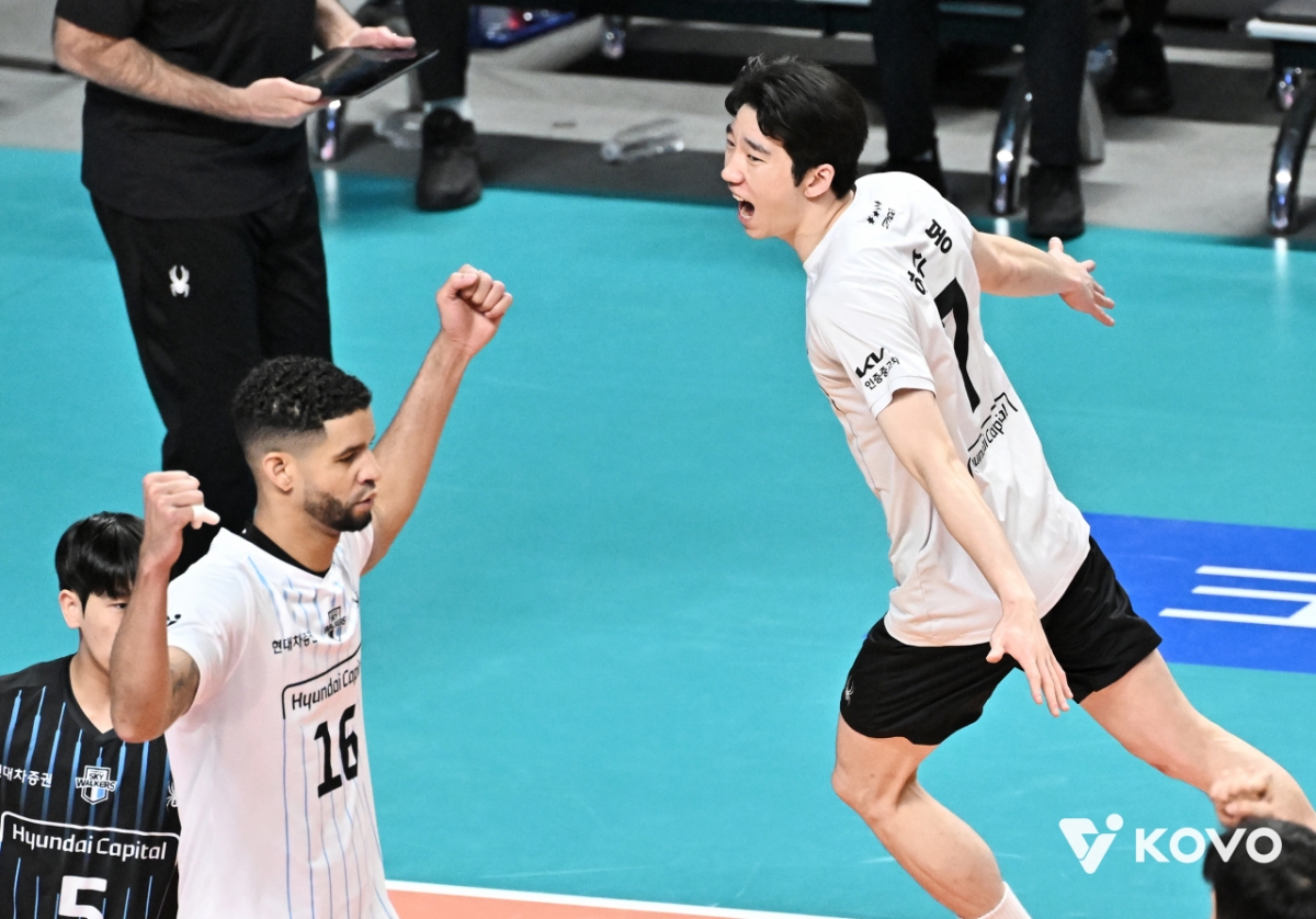 '또 리버스 스윕' 현대캐피탈 대역전 드라마, 우리카드 돌풍 잠재우고 챔프전 진출 [장충 현장리뷰]