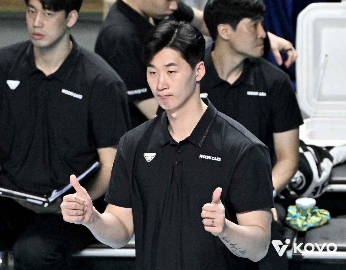 友利信用卡代理主教练朴哲宇。 =图为，韩国排球联盟提供。