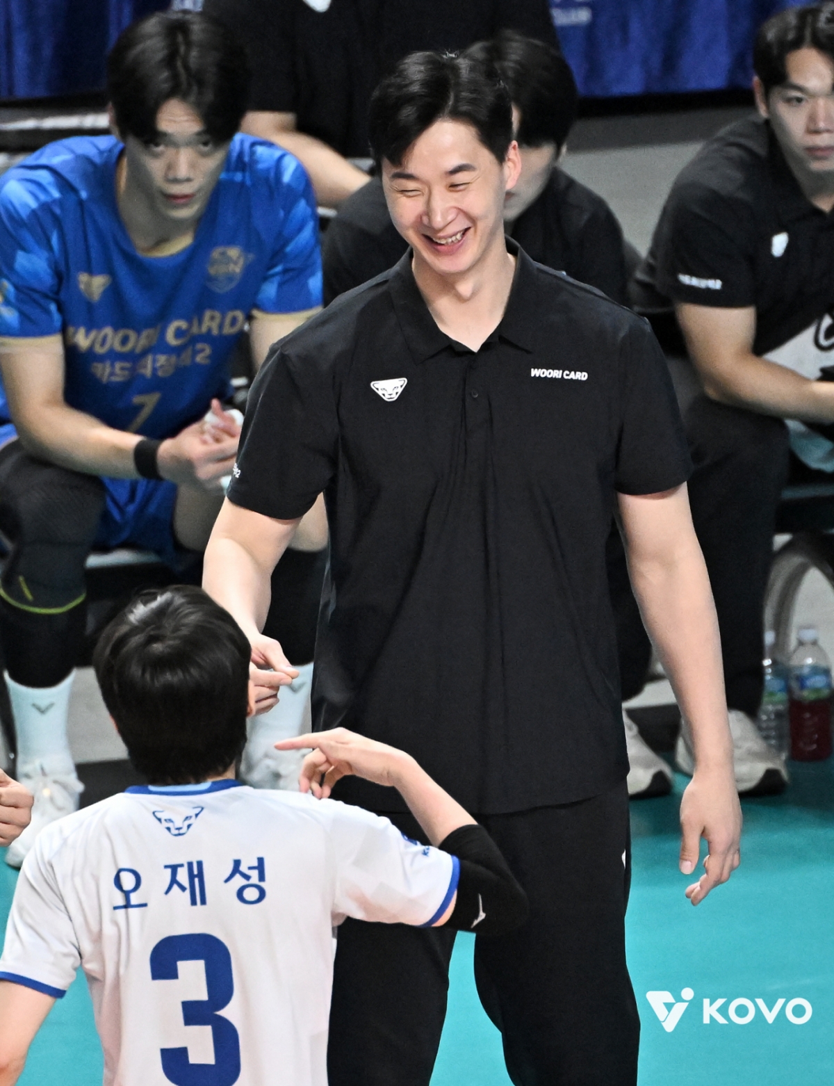 友利信用卡代理主教练朴哲宇。 =图为，韩国排球联盟提供。