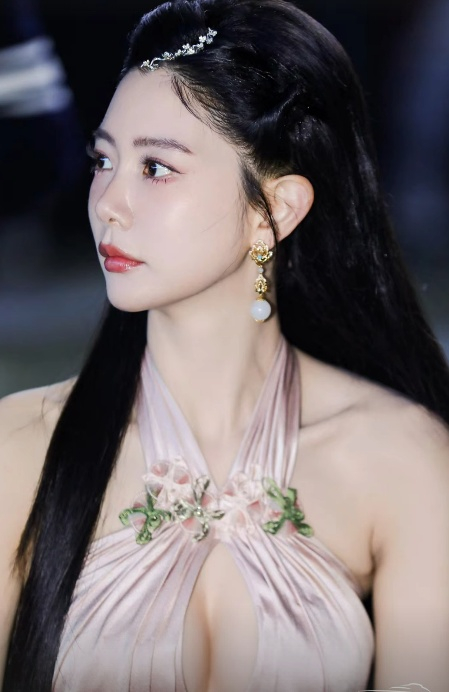 =照片:Clara的SNS。