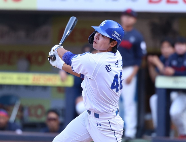 a striking figure of a hydrothermal lake. /Photo = Samsung Lions