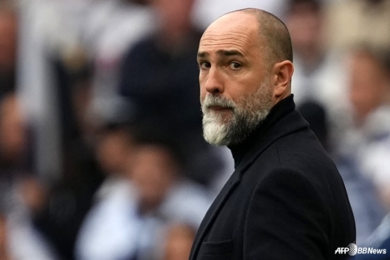 Tottenham Hotspur interim head coach Igor Tudor is watching the 31st round of the English Premier League (EPL) in the 2025-2026 season at Tottenham Hotspur Stadium in London, England, at 11:15 p.m. on the 22nd (Korea time). /AFPBBNews=News1