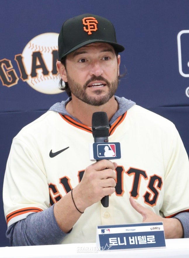 他就是今年1月访韩的托尼·维泰罗（tony vitello）教练。 =照片=金镇京。