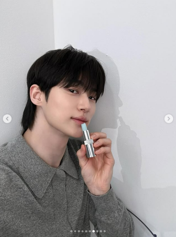 /Photo = Byeon Wooseok SNS