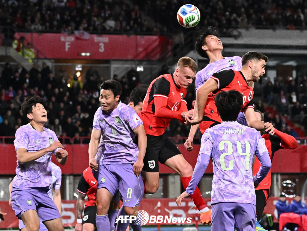 Hình ảnh trận đấu giữa Hàn Quốc và Áo được tổ chức tại sân vận động Ernst Happel ở Vienna, Áo vào ngày 1 (giờ Hàn Quốc). /AFPBBNews = Tin tức 1