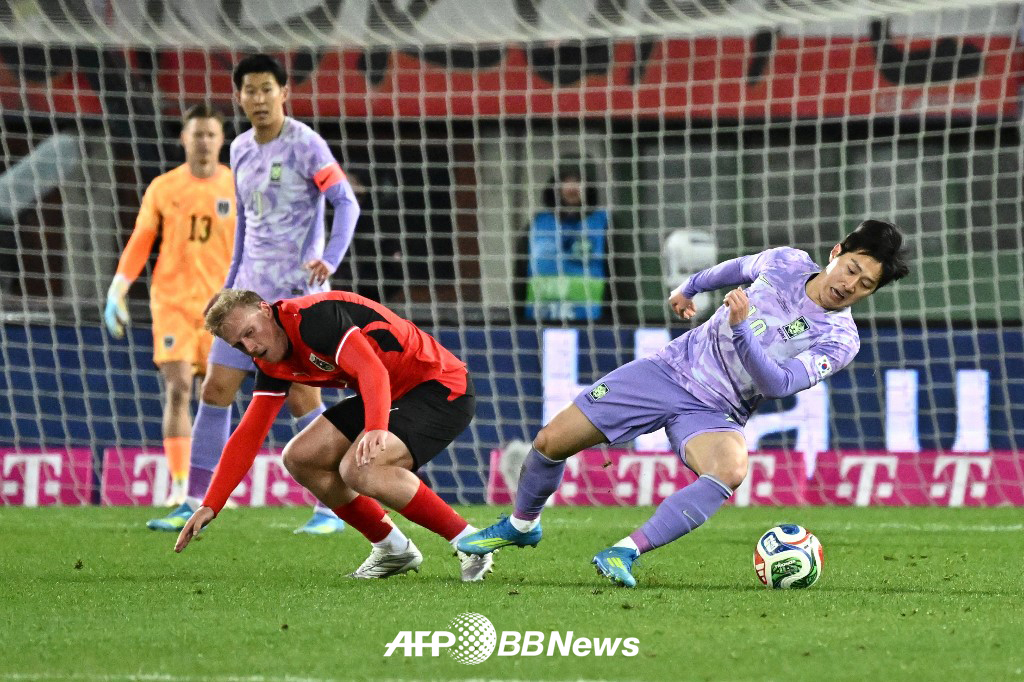 Hình ảnh trận đấu giữa Hàn Quốc và Áo được tổ chức tại sân vận động Ernst Happel ở Vienna, Áo vào ngày 1 (giờ Hàn Quốc). /AFPBBNews = Tin tức 1