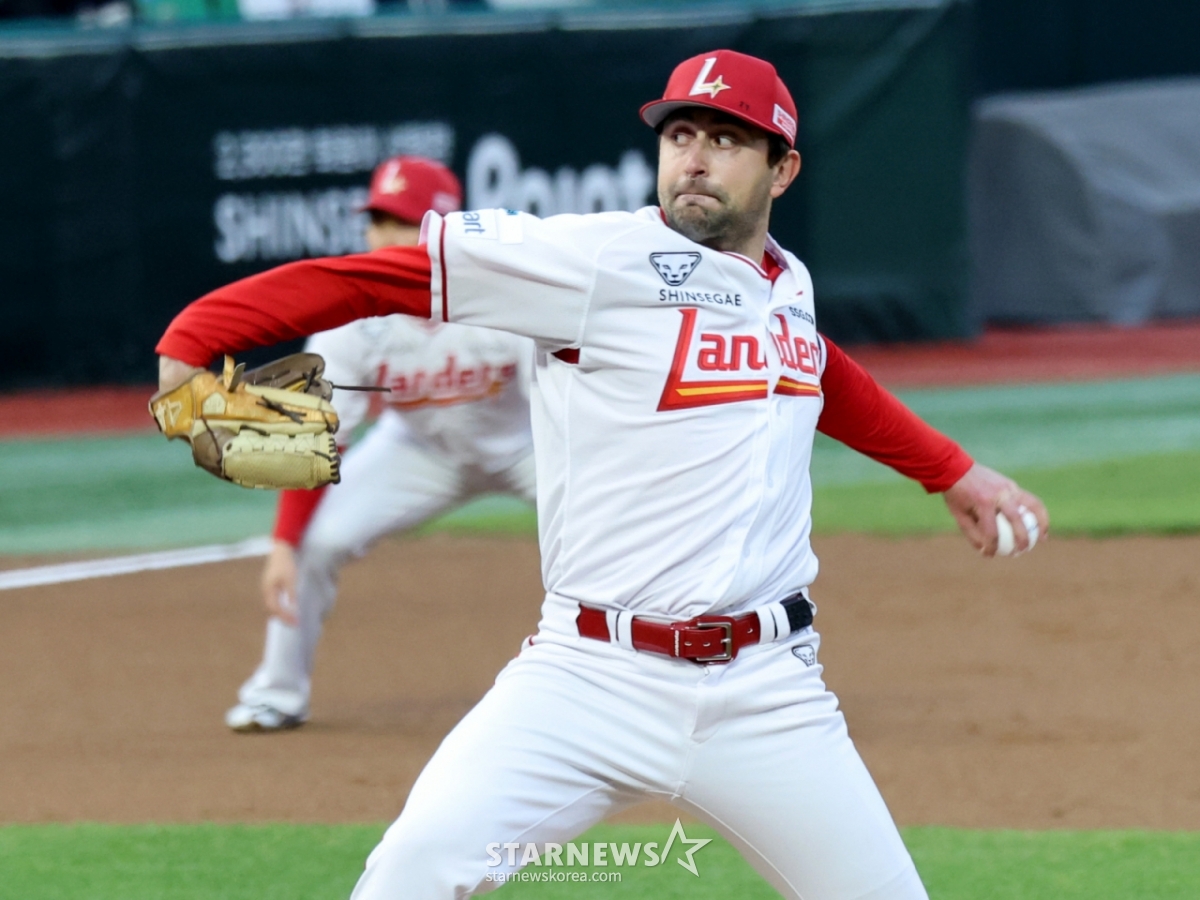 图为贝尼娅诺正在展开反击。 =照片=高级记者姜英祖。