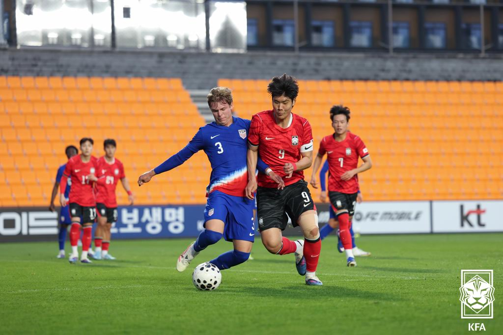 A closed practice match between the South Korean U-23 team and the U.S. U-22 team at Korea Football Park in Cheonan, South Chungcheong Province, on the 31st of last month. /Photo = Courtesy of the Korea Football Association