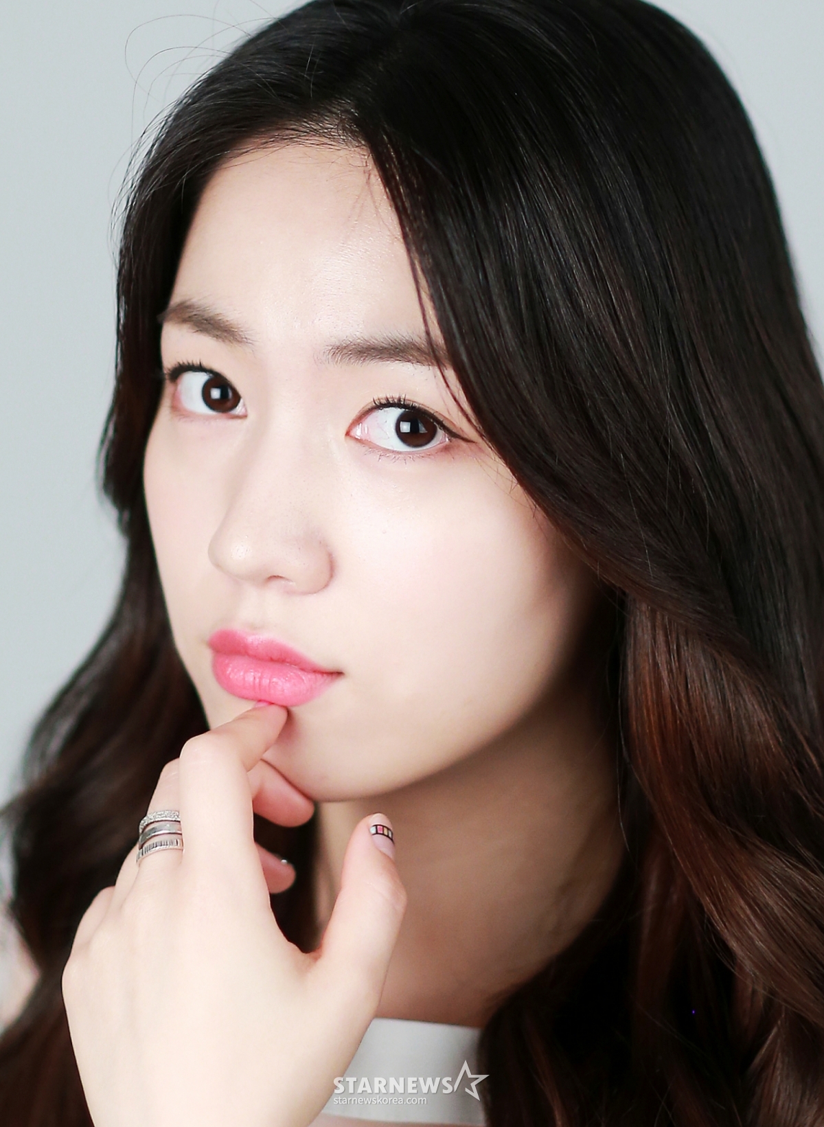 =t-ara出身的柳花英。