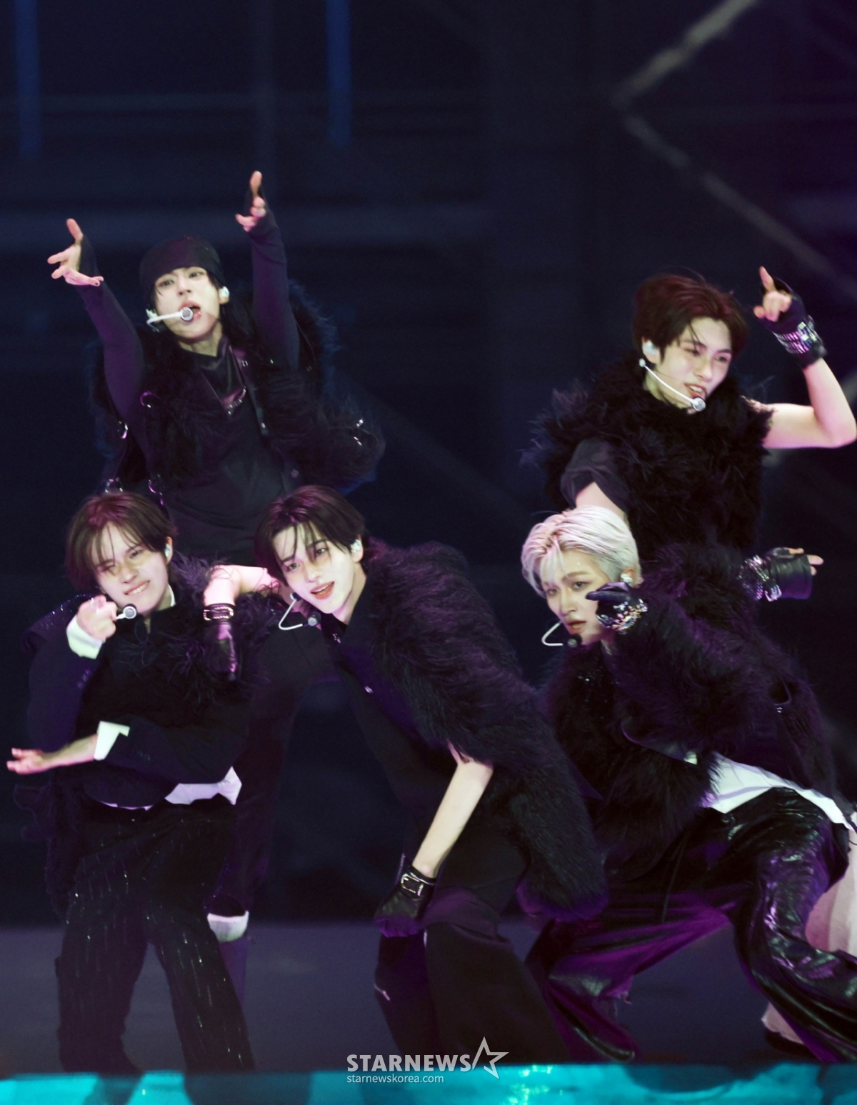 Ngày 6/5, nhóm nhạc TWS đã mang đến sân khấu tuyệt vời tại lễ trao giải Asia Artist Awards 2025, 10th Anniversary Asia Artist Awards 2025, 10th Anniversary Asia Artist Awards 2025, được tổ chức tại Sân vận động Quốc gia Cao Hùng.   Lễ trao giải nghệ sĩ châu Á 2025 và lễ trao giải AAA 2025 sẽ được tổ chức tại Sân vận động Quốc gia Cao Hùng từ ngày 6 đến ngày 7 tháng 12 năm 2025.  /2025.12.06 /Ảnh = Lim Sung Kyun tjdrbs23@