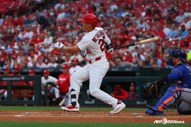 Weatherholt, who hit two hits to Senga. /AFPBBNews=News1