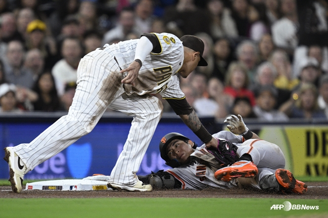 Lee Jung Hoo đã bị loại một cách đáng tiếc sau khi cố gắng tích cực đến tận căn cứ thứ 3. /AFPBBNews = News 1