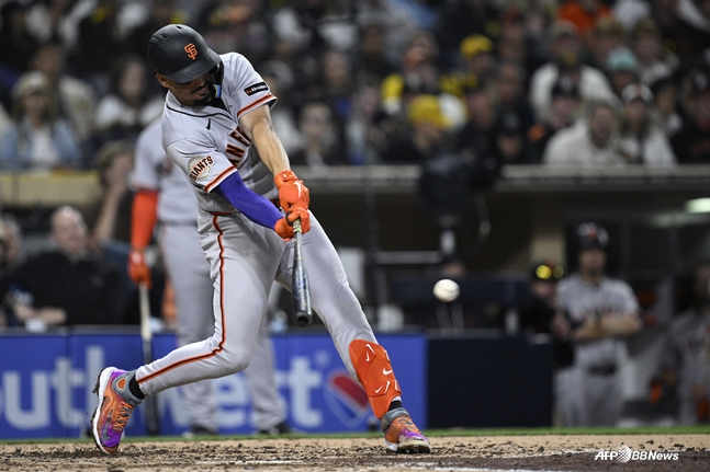 Williams với 4 cú đánh trúng bóng. /AFPBBNews = Tin tức 1