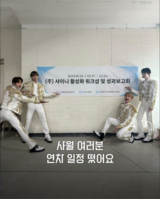 /Photo = Golden Disc