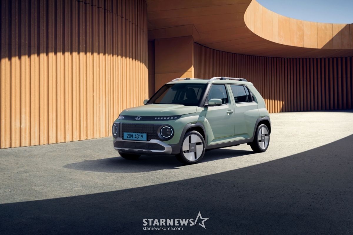 (Сеул = Новости 1) = 17-го числа компания Hyundai Motor объявила, что с 18-го числа запустит «Casper Electric Lounge», который еще больше укрепит внутреннюю и внешнюю атмосферу и обеспечивает дифференцированную чувствительность. На фотографии изображен внешний вид электрического лаунджа Hyundai Kasper (представлен Hyundai Motor и Kia). 2026.3.17 / Новости 1 Copyright © News 1. Все права защищены. Несанкционированное распространение и распространение материалов и использование ИИ запрещено. /Фото = (Сеул=Новости 1)