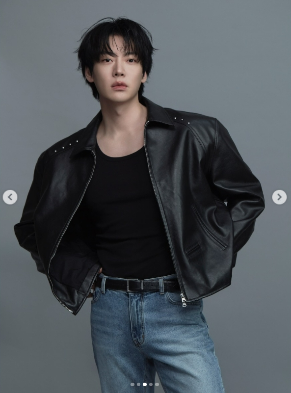 =照片:安宰贤SNS